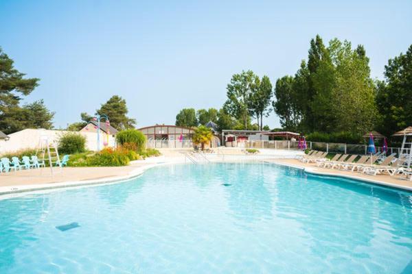 Camping Officiel Siblu Domaine De Dugny Onzain Exterior photo