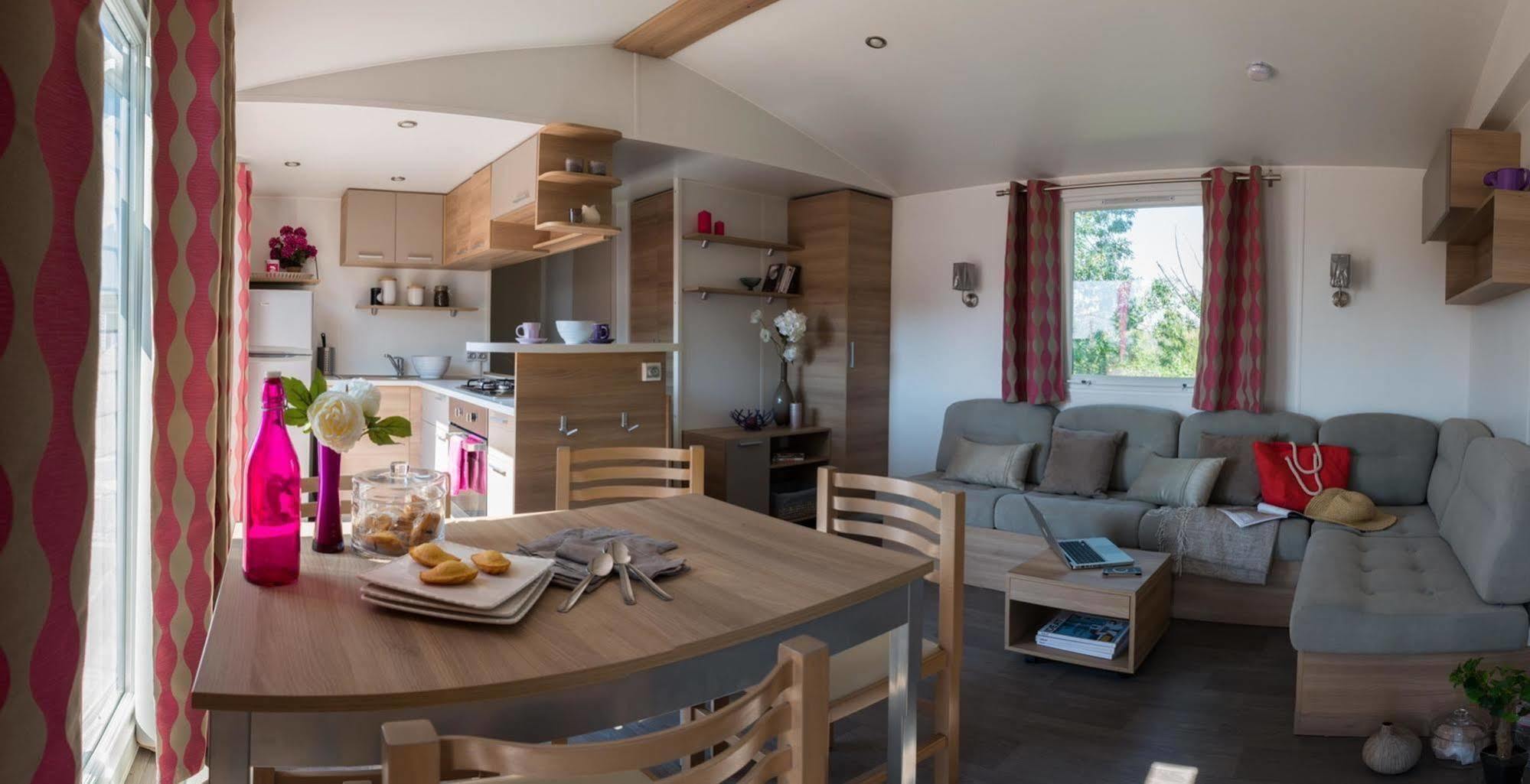 Camping Officiel Siblu Domaine De Dugny Onzain Exterior photo
