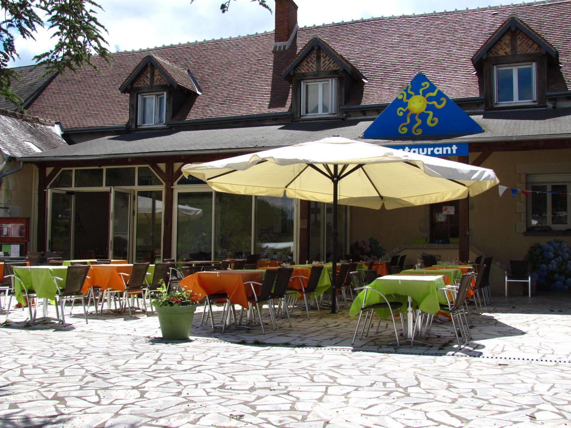 Camping Officiel Siblu Domaine De Dugny Onzain Exterior photo