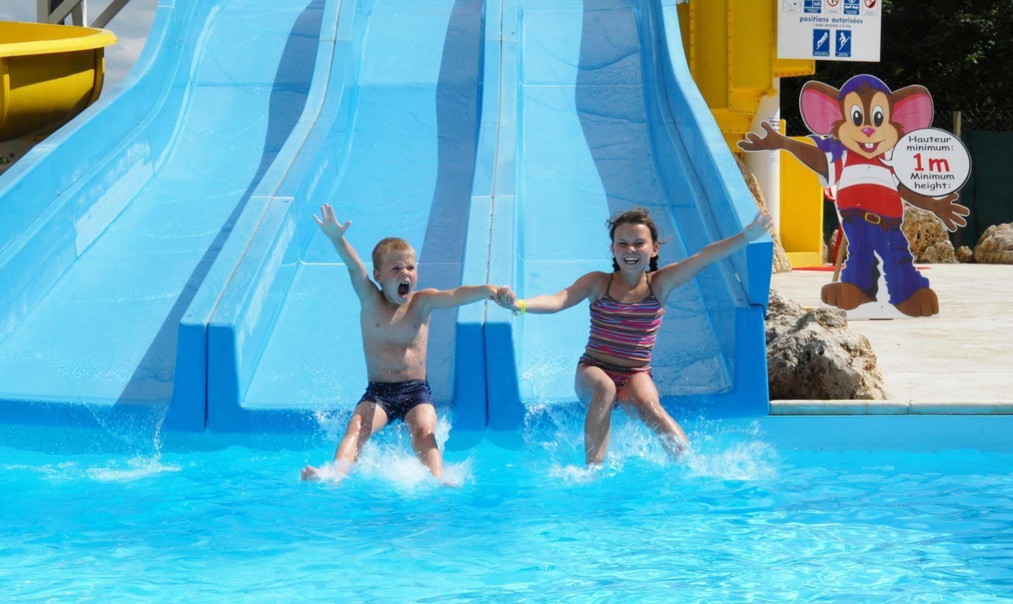 Camping Officiel Siblu Domaine De Dugny Onzain Exterior photo